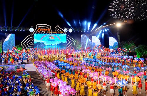 Đêm hội Carnaval Hạ Long đã trở thành hoạt động thường niên đặc sắc của Du lịch Quảng Ninh. Ảnh: Trường Giang